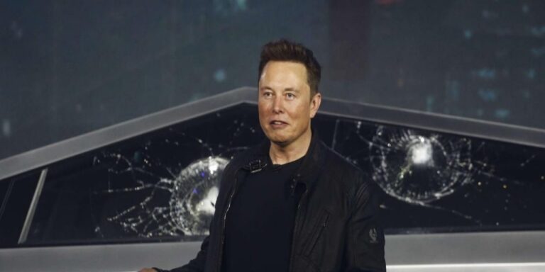 Elon Musk, 182 milyar dolarlık servet kaybıyla rekorlar kitabına girdi