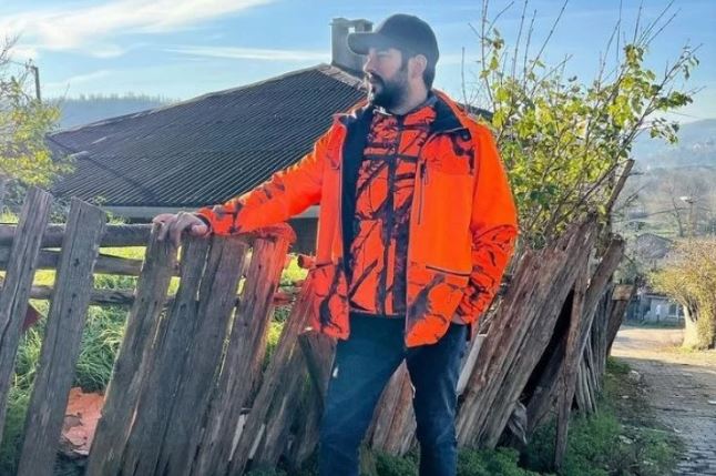 Burak Özçivit’ten alkışlanacak hareket