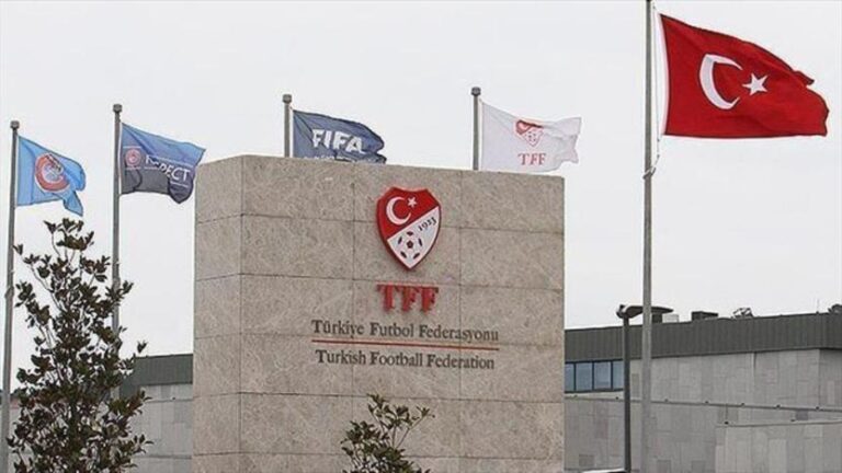 Türkiye Futbol Federasyonu ülkemizde yaşanan deprem felaketi nedeniyle Spor Toto Süper Lig’in 3-4 Mart’ta devam etmesini planladıklarını açıkladı
