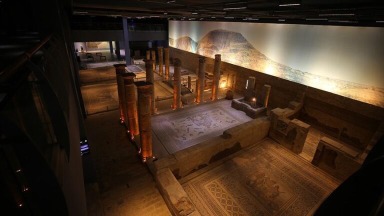 Zeugma Mozaik Müzesi’ndeki eserler depremi hasarsız atlattı