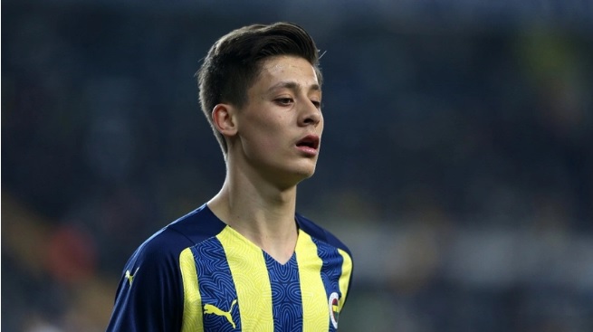 Fenerbahçe genç yıldızı Arda Güler’le anlaşma sağladı. Serbest kalma maddesi dudak uçuklattı