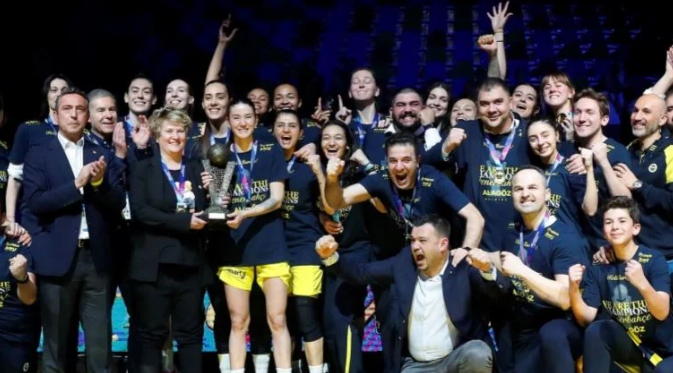 Fenerbahçe Başkanı Ali Koç, Euroleague şampiyonluğu sonrası büyük sevinç yaşadı