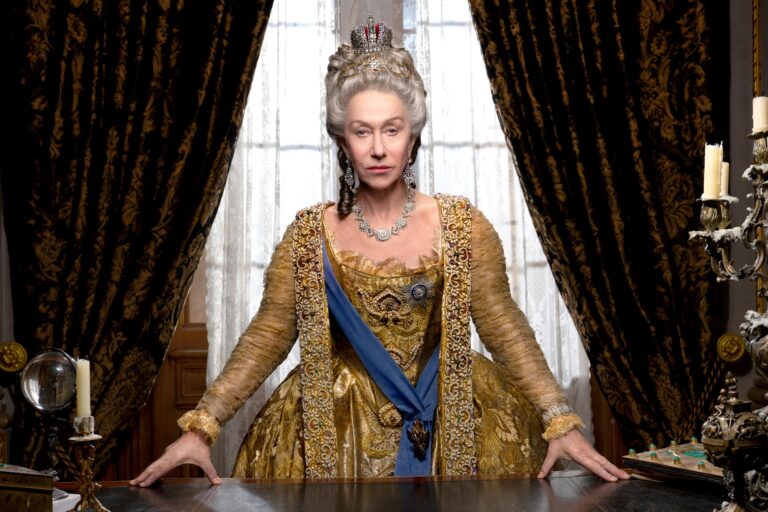 Kimse gözünü ondan alamadı: Kırmızı halıya masmavi bir imza attı!