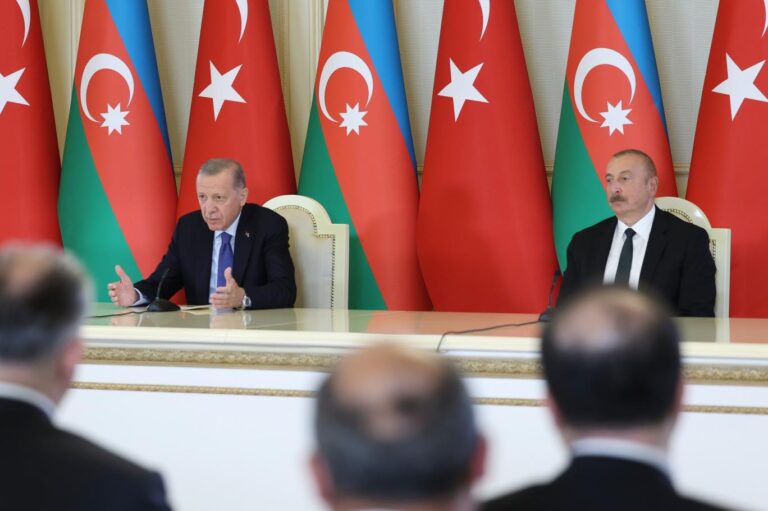 Cumhurbaşkanı Erdoğan’ın çocuk sayısı önerisi Aliyev’e kahkaha attırdı