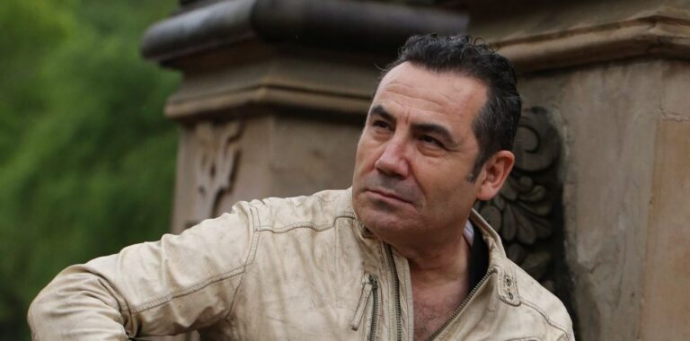 Ferhat Göçer, Müzik Kariyerine Bodrum’da Başladı