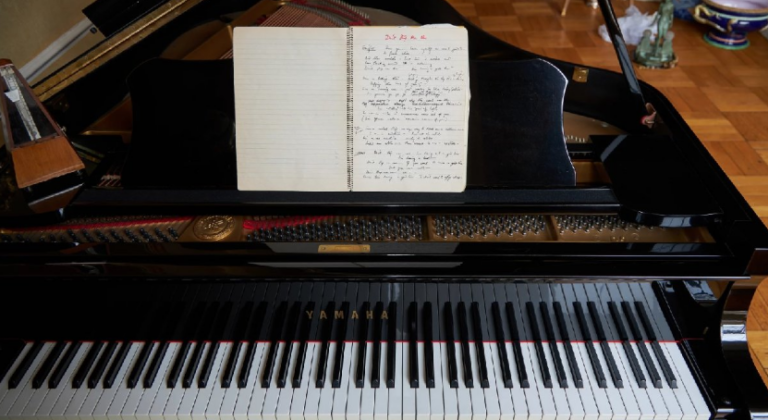 Freddie Mercury’nin piyanosu için rekor fiyat 59 milyon liraya satıldı