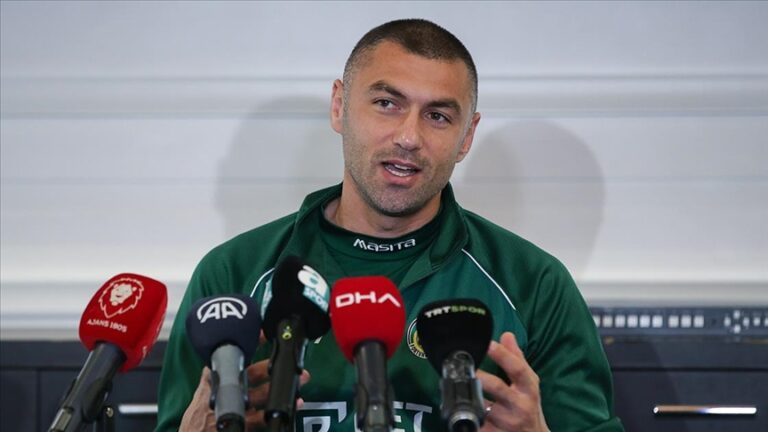 Burak Yılmaz teknik direktörlük koltuğuna geçti