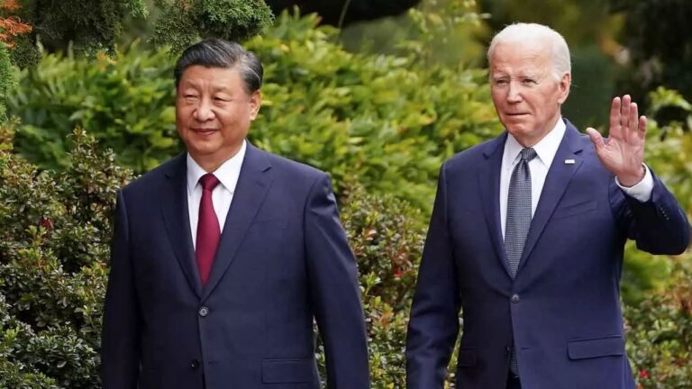 Biden ve Xi 1 yıl sonra ilk kez yüz yüze görüştü
