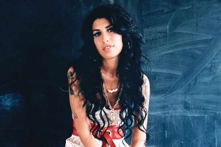 27 yaşında hayatını kaybeden Amy Winehouse