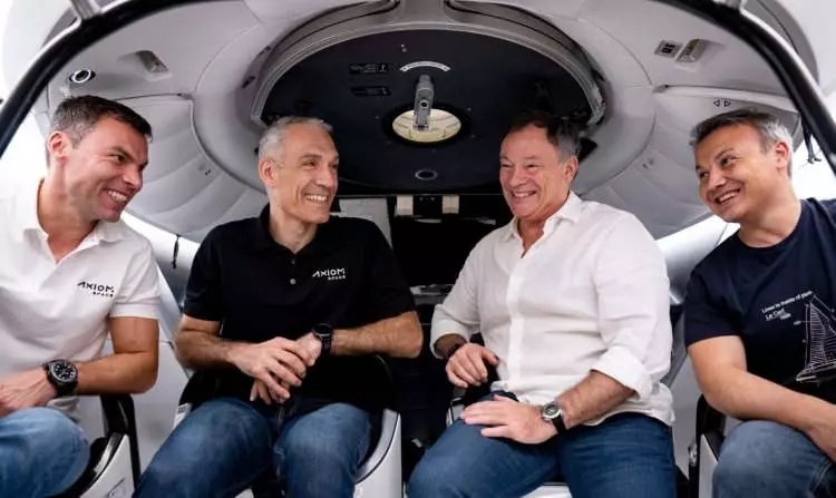 Türkiye’nin ilk uzay yolcusu astronot Alper Gezeravcı’nın uzaydaki ilk sözü “İstikbal göklerdedir” oldu