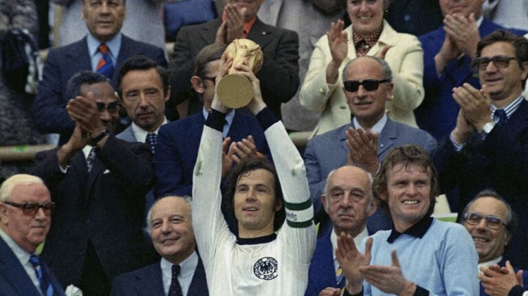 Dünyaca ünlü eski Alman futbolcu Franz Beckenbauer hayatını kaybetti