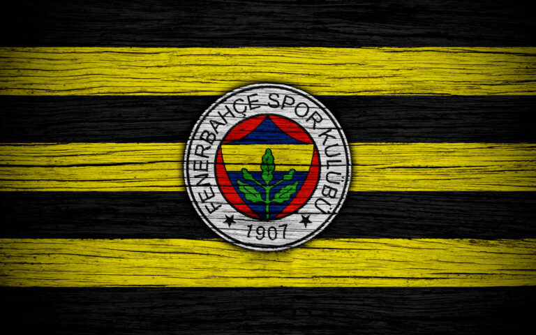 Efsane stoper Fenerbahçe’ye evet dedi. Yarın İstanbul’a gelip imza atıyor