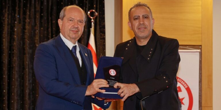 Haluk Levent’e KKTC’den Vatanseverlik Ödülü verildi