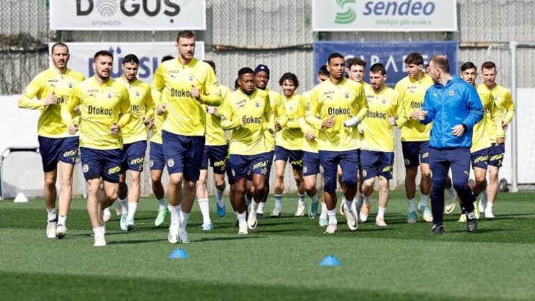 Fenerbahçe’de 4 yıldızdan sevindiren haber