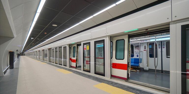 İstanbullular bir metro hattına daha kavuşuyor. 8 dakikada havalimanına ulaşılacak