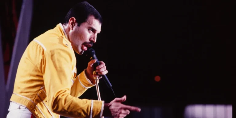 Queen solisti Freddie Mercury 33 yıl sonra hologram olarak sahneye dönebilir