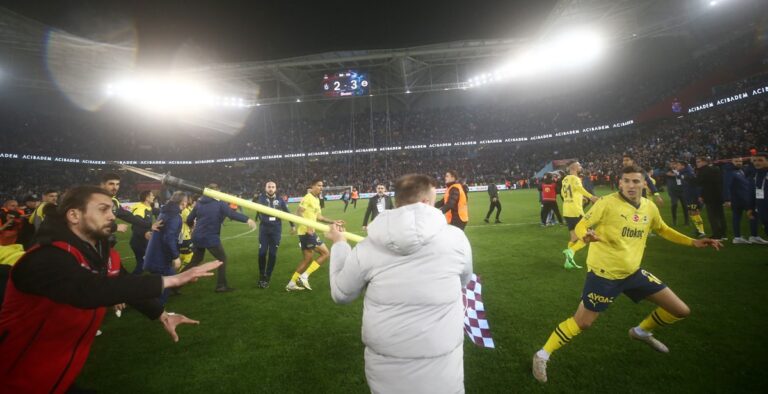 Trabzonspor – Fenerbahçe maçı sonrası çıkan olaylar Avrupa basınında büyük yankı buldu