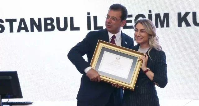 İBB Belediye Başkanı seçilen Ekrem İmamoğlu mazbatasını aldı