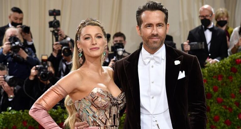 Ryan Reynolds ve Blake Lively dördüncü bebeklerinin adını açıkladı
