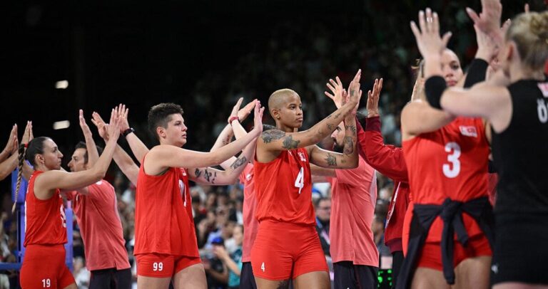 ABD’yi deviren Filenin Sultanları yarı finalde. Sıradaki rakip Japonya