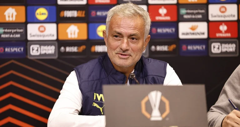 Türk futbolunda öğrenmeye çalıştığım şeyler var