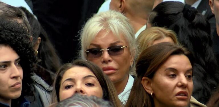 Ajda Pekkan’dan Dr. İsmail Bozkurt’a duygusal veda