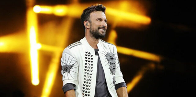 Megastar Tarkan, Suudi Arabistan’ın başkenti Riyad’da sahneye çıktı
