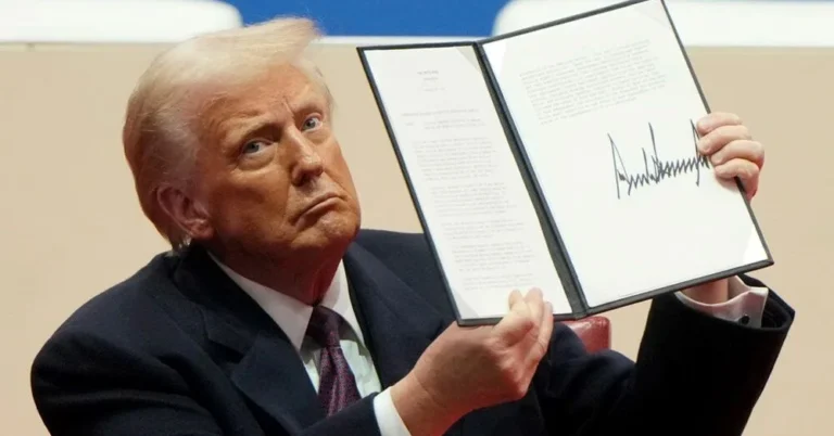 Trump koltuğu devraldı, ilk icraatını açıkladı