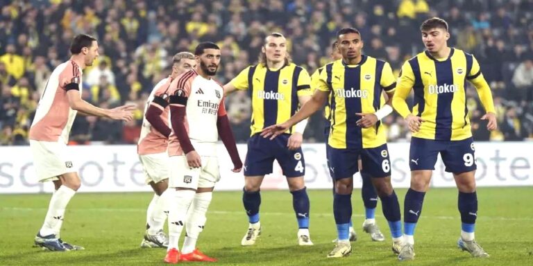 Kadıköy’de sessiz gece. Mourinho hakem kararlarına ateş püskürdü
