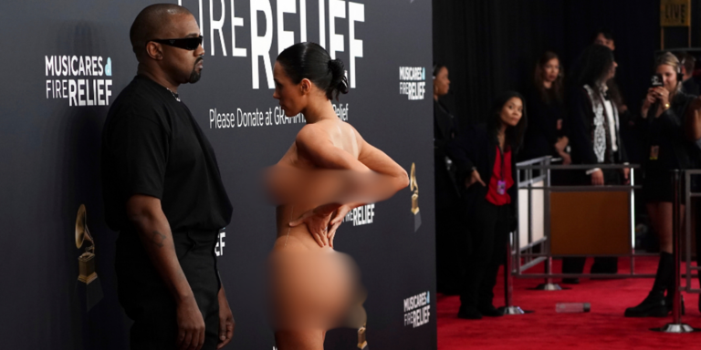 Kanye West törene çırılçıplak gelen eşine bunları söyledi
