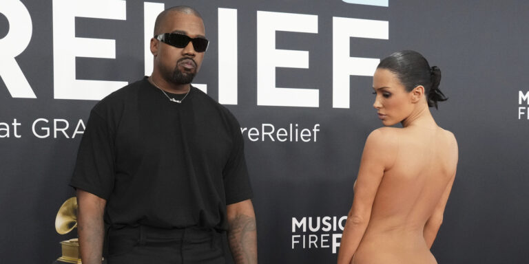 Kanye West çok sayıda cinsel içerikli video paylaştı