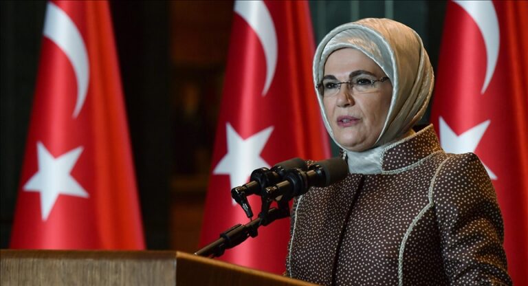 Emine Erdoğan’dan iklim uyarısı. Plastik atıkla kuşatıldık