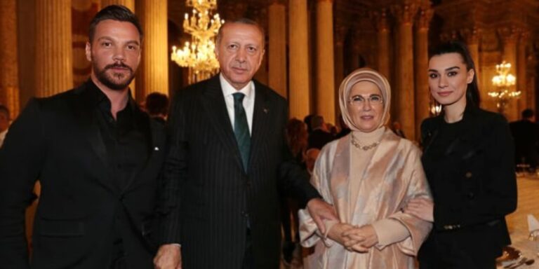 Sinan Akçıl’dan AK Parti açıklaması. Müziğe devam