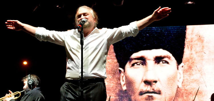 Usta Sanatçı Volkan Konak hayatını kaybetti