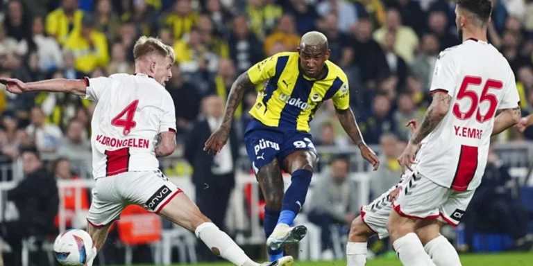 Fenerbahçe, Samsunspor’la berabere kaldı, zirve yarışında yara aldı