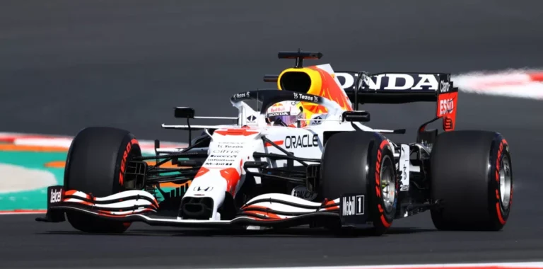 Red Bull, Japonya’da beyaz renkli bir tasarımla yarışacak