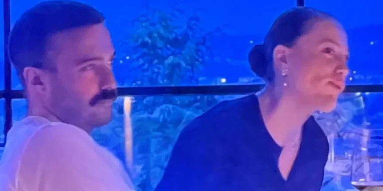Serenay Sarıkaya ve Mert Demir yemekte buluştu