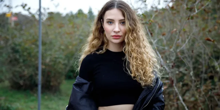 Şarkıcı Irmak Arıcı, düğün hazırlıklarına başladı