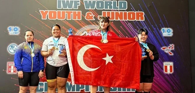 Milli halterci Fatmagül Çevik, dünya şampiyonu oldu