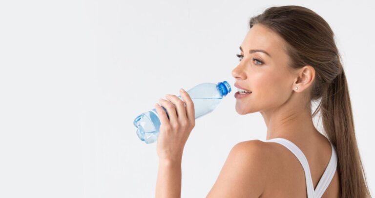 Ünlü sporcuların beslenme uzmanı anlattı. Neden akşam 4’ten sonra su içmiyorlar?