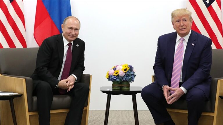 Trump Putin’i açıkça tehdit etti. ‘Ateşle oynuyor’