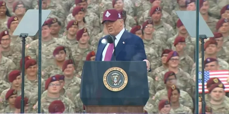 Trump’tan kurşun geçirmez cam fanusta açıklama