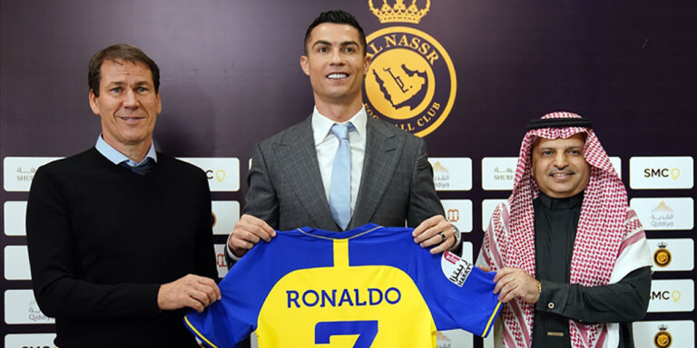 Cristiano Ronaldo yeni sözleşmeye imza atıyor