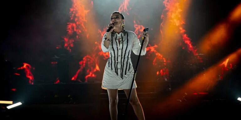 ‘En az bir 15 sene daha bitmesin hikâyemiz’