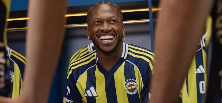 Fenerbahçe’de yeni sezon formaları tanıtıldı