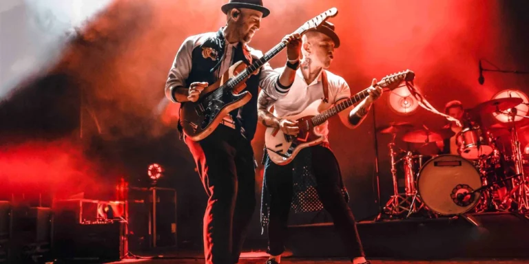 Bursa’daki Athena konseri yangın sebebiyle yarıda kaldı