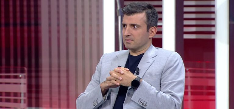 NEXT Sosyal nasıl doğdu