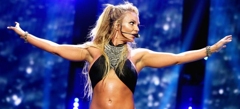 Britney Spears yandı kavruldu