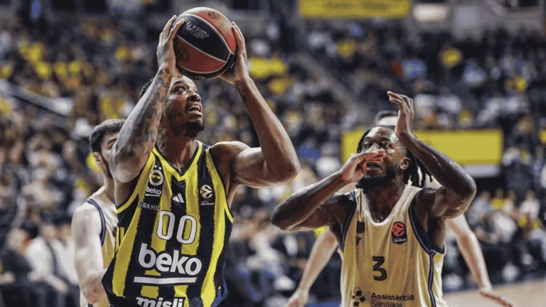 Fenerbahçe Beko, Barça’yı 72-71 mağlup etti