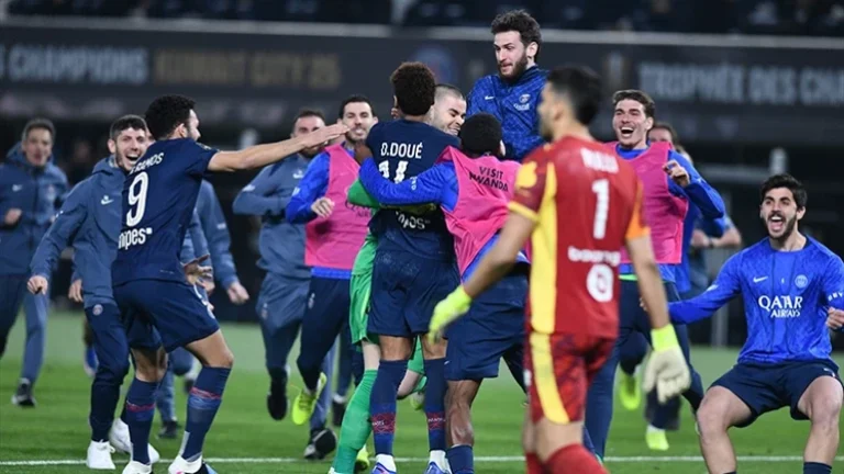 PSG Fransa Süper Kupa’yı müzesine götürdü